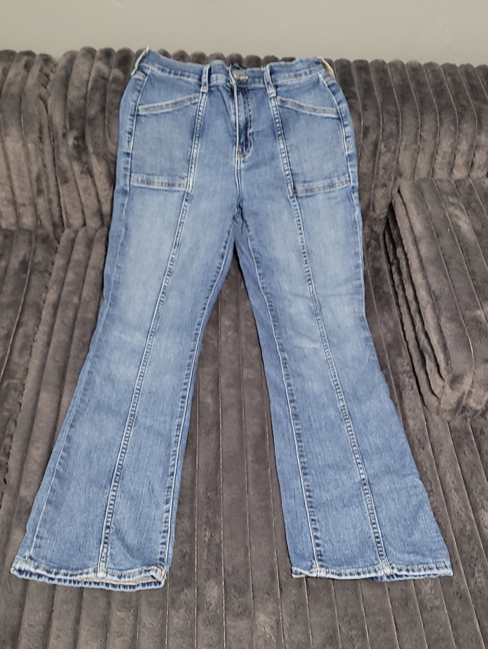Gap Light Blue Women's Baby Boot Flared Jeans - Classic Pocket Detail